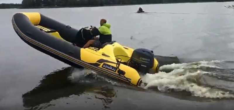 Адмирал RIB 470 с консолью